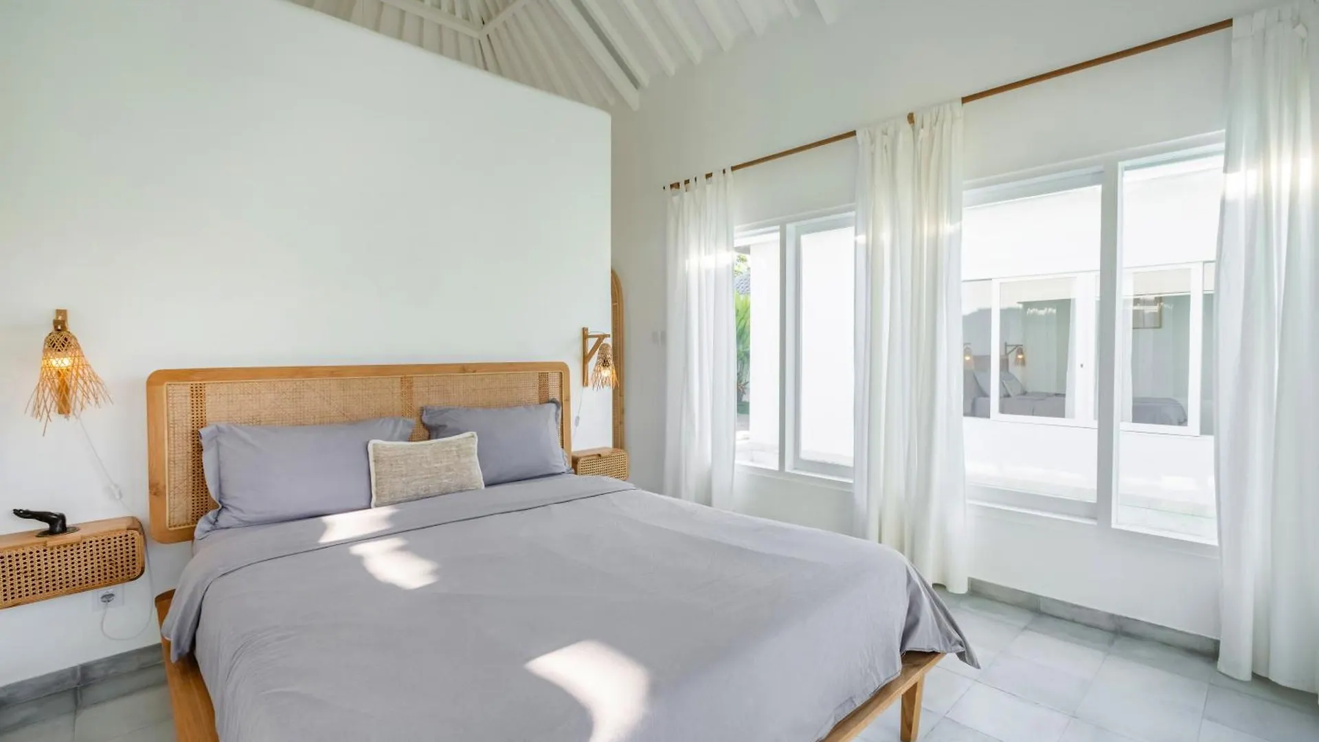 Bingin Beach Villa - 2 Br Uluwatu  Indonesia