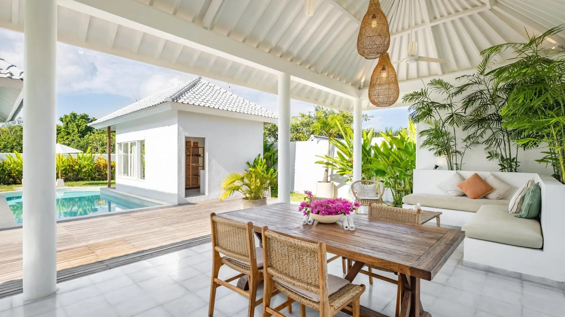 Bingin Beach Villa - 2 Br Uluwatu  Indonesia